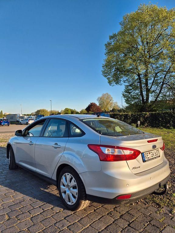 Usata Ford Focus 105 CV (77 kW) 2011 Argento Berlina