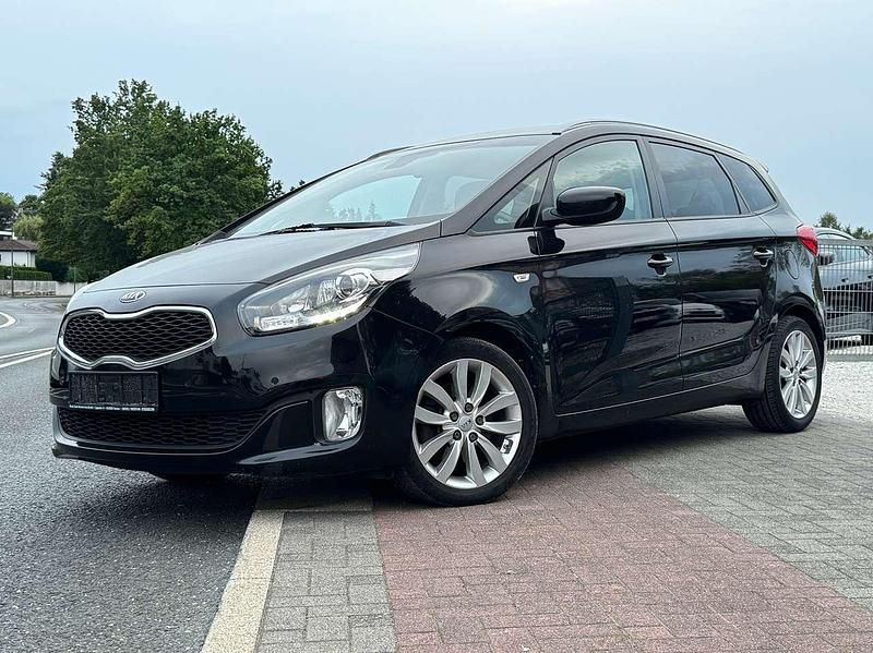 Schwarz Gebraucht 2014 Kia Carens FIFA World Cup Edition Van / Kleinbus | 5.900 € (Teuer) - Bild 1/4