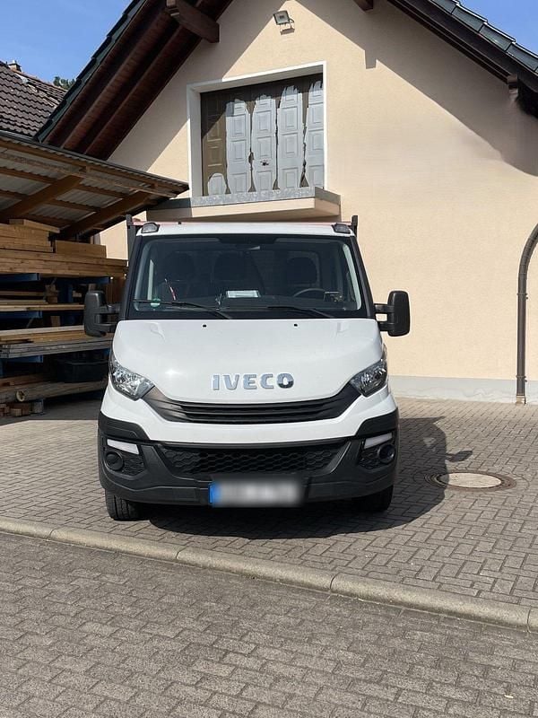 Weiß Gebraucht 2019 Iveco Daily Van / Kleinbus | 19.500 € - Bild 1/4
