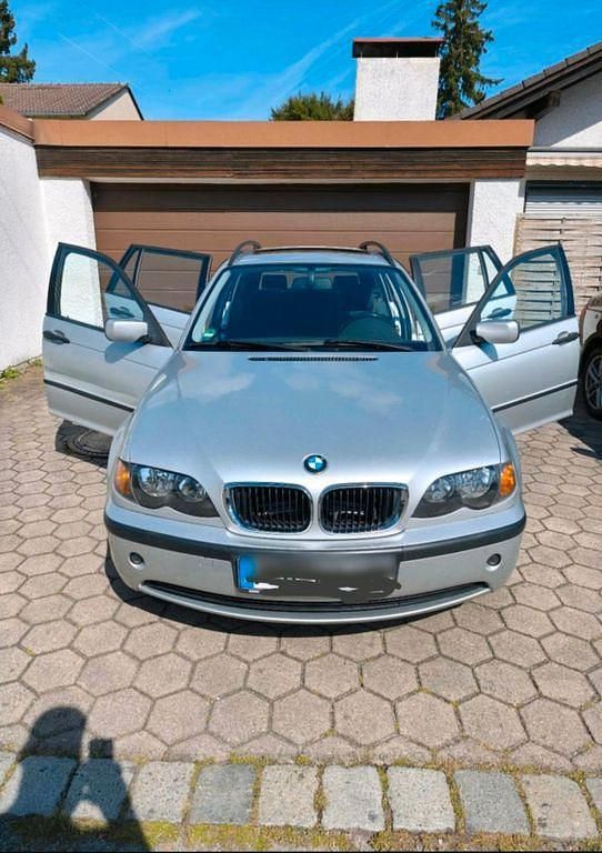 Silber Gebraucht 2004 BMW 318 Kombi | 4.500 € (Teuer) - Bild 1/4