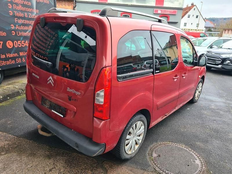 Gebraucht Citroën Berlingo Exclusive 111 PS (81 kW) 2011 Rot Van / Kleinbus