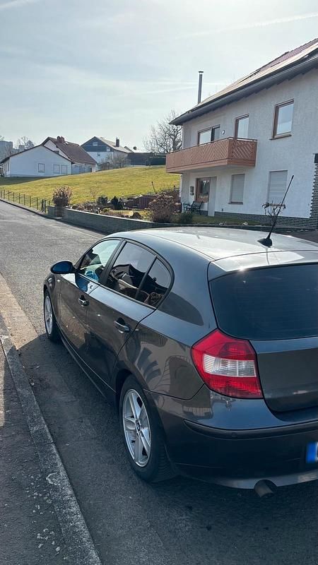 Gebraucht BMW 120 163 PS (119 kW) 2005 Grau Kleinwagen