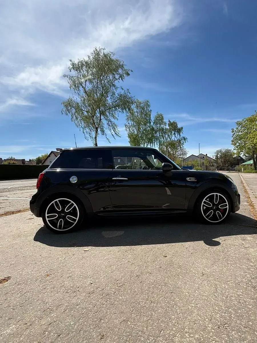 Second-hand Mini John Cooper Works 231 CP (169 kW) 2016 Negru Hatchback