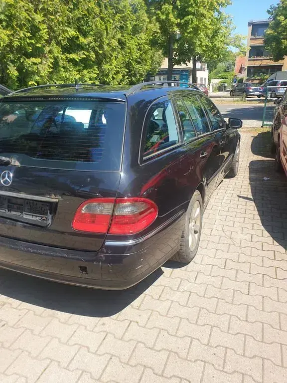 Gebraucht Mercedes E280 190 PS (139 kW) 2006 Schwarz Limousine
