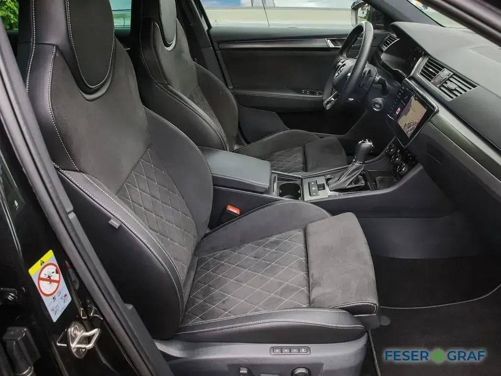 Gebraucht Skoda Superb SportLine 200 PS (147 kW) 2023 Black magic perleffekt Kombi