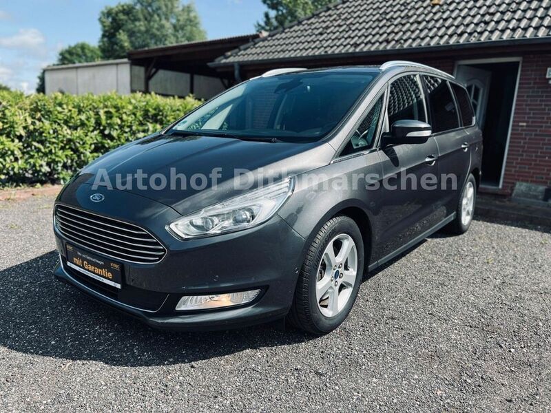Grau Gebraucht 2015 Ford Galaxy Titanium Van / Kleinbus | 15.999 € (Fairer Preis) - Bild 1/4