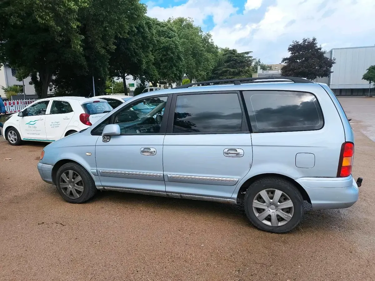 Gebraucht Hyundai Trajet 140 PS (102 kW) 2006 Silber Van / Kleinbus
