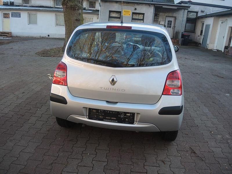 Gebraucht Renault Twingo 58 PS (42 kW) 2008 Silber Kleinwagen