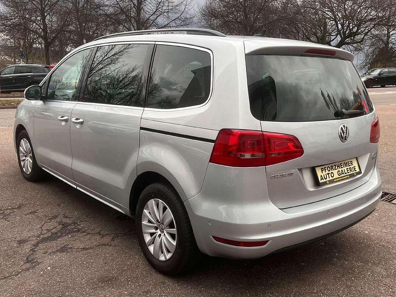 Gebraucht VW Sharan Comfortline 140 PS (102 kW) 2011 Grau Van / Kleinbus