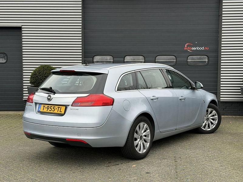 Gebraucht Opel Insignia Edition 131 PS (96 kW) 2013 Grau Kombi