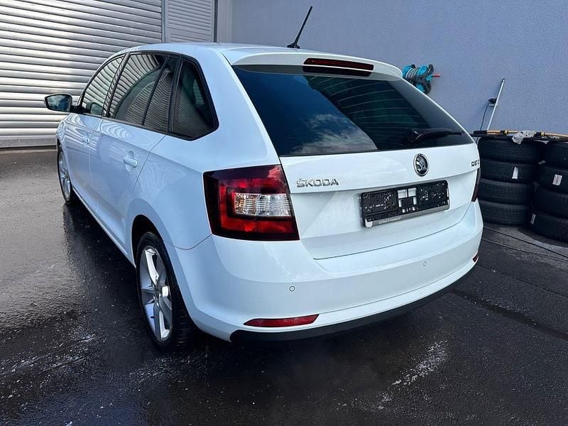 Gebraucht Skoda Rapid Clever 125 PS (91 kW) 2018 Weiß Kleinwagen