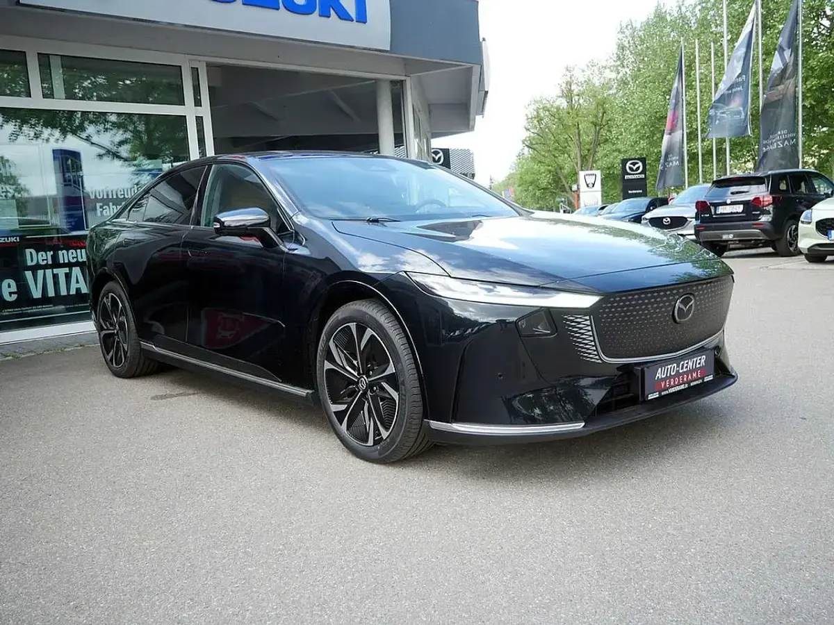 Neu Mazda 6e Takumi-Line 189 kW (258 PS) 2026 Jet black Limousine