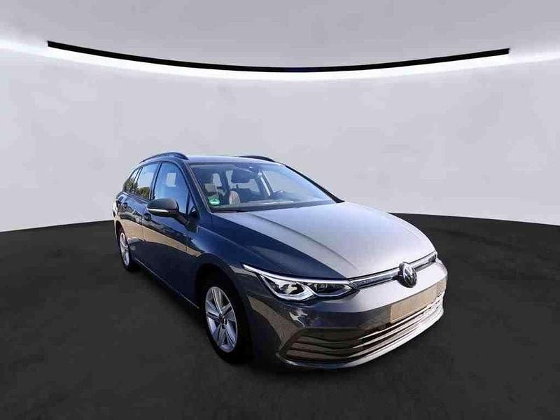 Gebraucht VW Golf VIII Life 150 PS (110 kW) 2023 Delfingrau Kombi