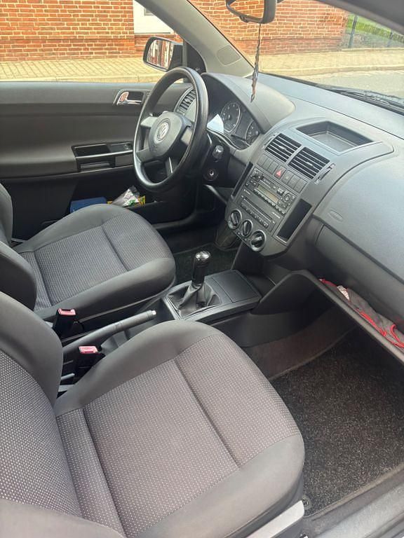 Gebraucht VW Polo 54 PS (39 kW) 2004 Schwarz Kleinwagen