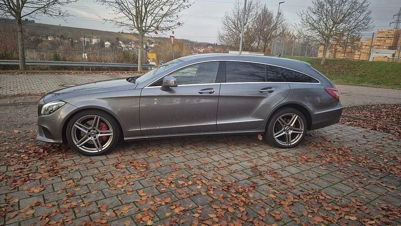 Grau Gebraucht 2016 Mercedes CLS350 Shooting Brake Kombi | 21.500 € (Fairer Preis) - Bild 1/4