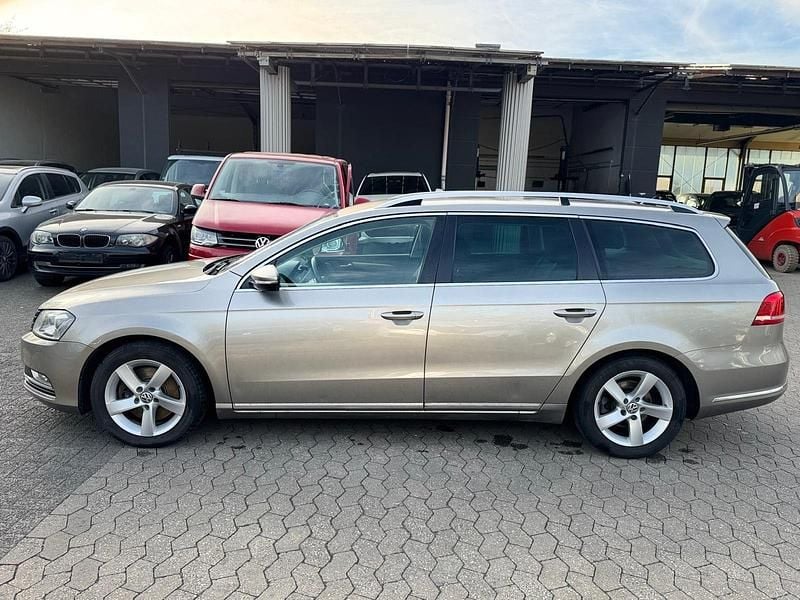 Gebraucht VW Passat 140 PS (102 kW) 2012 Braun Kombi