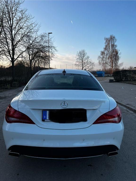Gebraucht Mercedes CLA180 122 PS (89 kW) 2014 Weiß Limousine