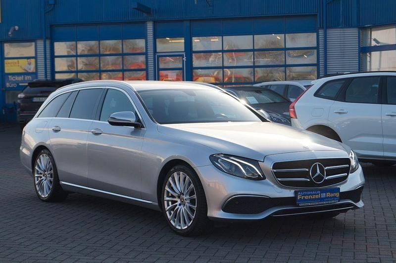 Gebraucht Mercedes E200 160 PS (117 kW) 2019 Silber Kombi