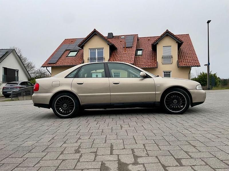 Gebraucht Audi A4 Performance 193 PS (141 kW) 2000 Gold Limousine