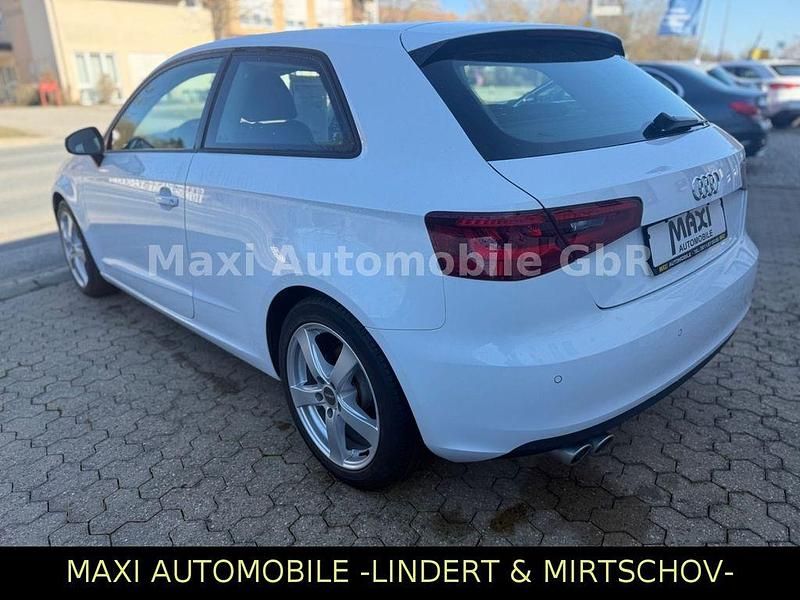 Gebraucht Audi A3 Sport 150 PS (110 kW) 2015 Weiß Limousine