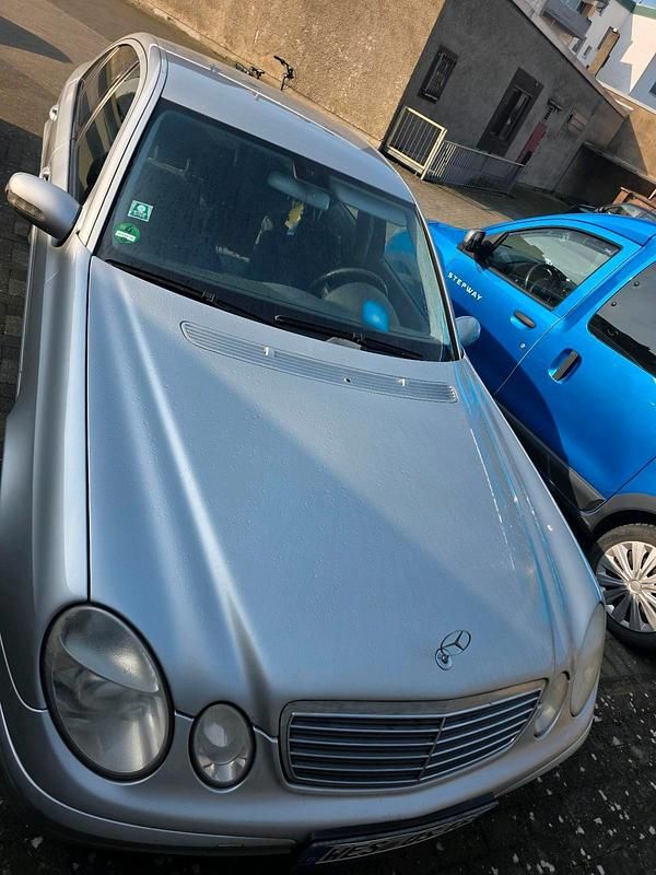 Gebraucht Mercedes E220 150 PS (110 kW) 2005 Grau Limousine