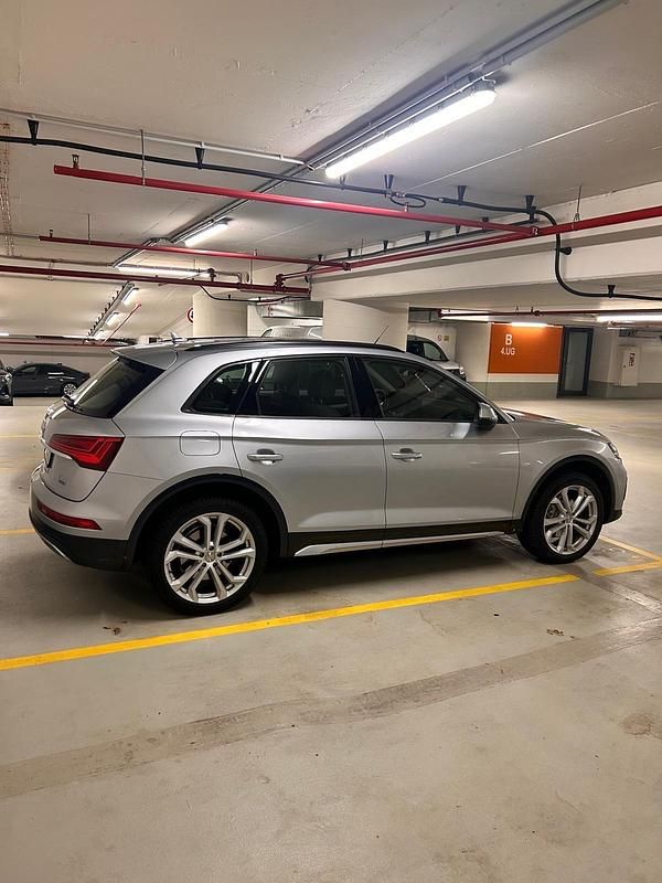 Second-hand Audi Q5 Advanced 204 CP (150 kW) 2022 Argintiu SUV