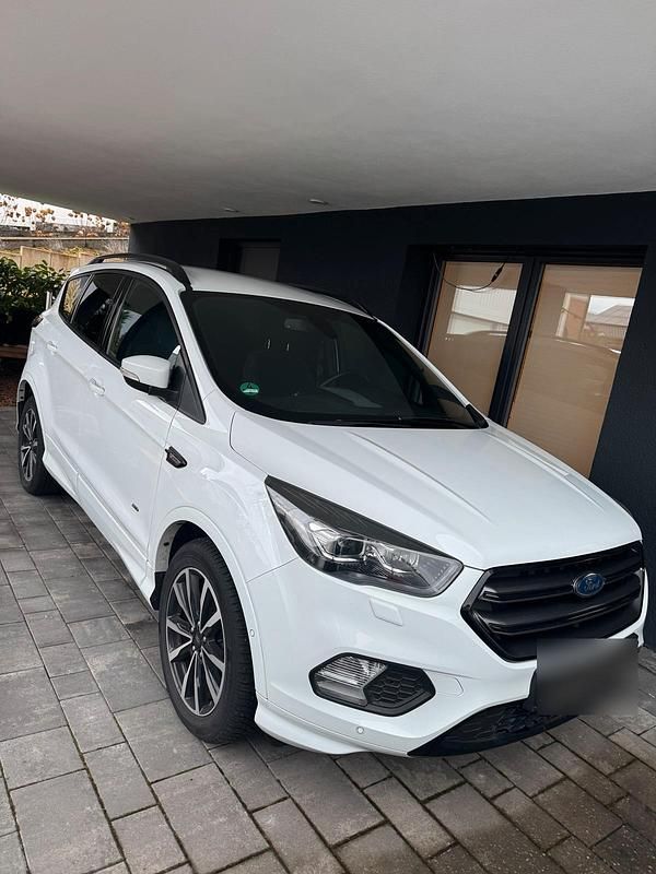 Gebraucht Ford Kuga ST-Line 176 PS (129 kW) 2018 Weiß SUV