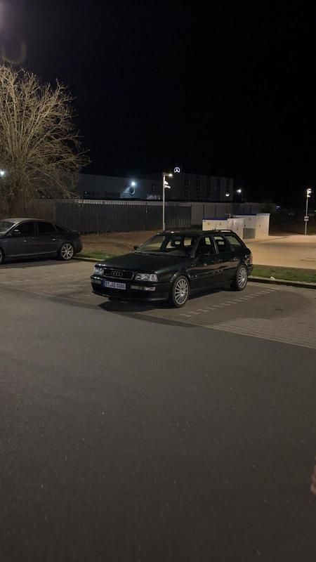 Grün Gebraucht 1993 Audi 80 Kombi | 9.999 € - Bild 1/4