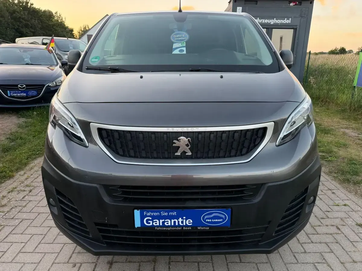 Gebraucht Peugeot Expert Premium 122 PS (89 kW) 2019 Van