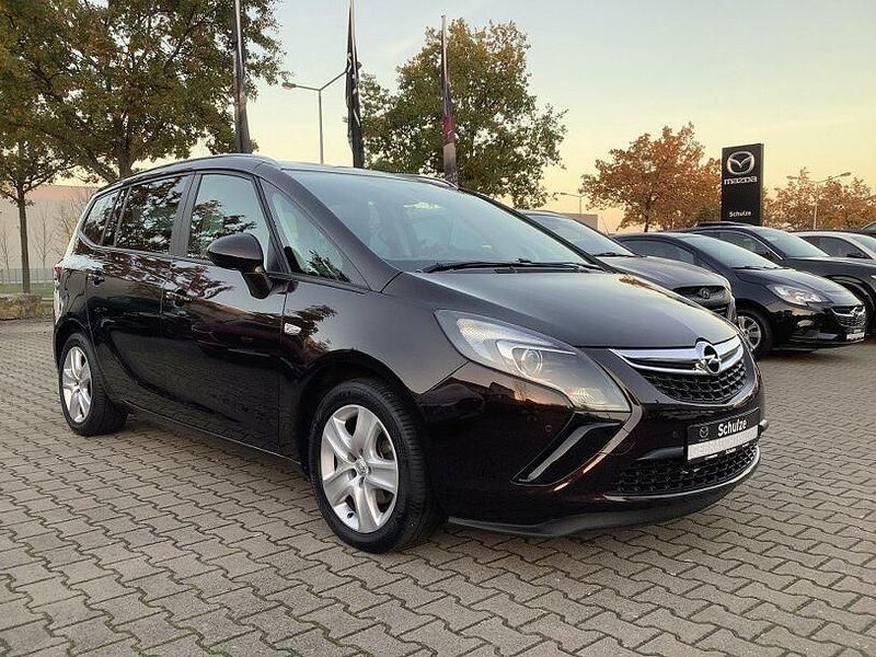 Braun Gebraucht 2013 Opel Zafira Tourer Edition Van / Kleinbus | 9.480 € (Fairer Preis) - Bild 1/4