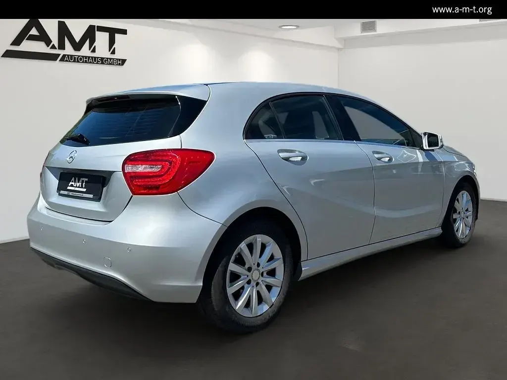 Gebraucht Mercedes A180 Style 122 PS (89 kW) 2015 Silber Limousine