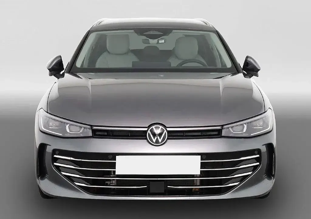 Usata VW Passat Elegance 272 CV (200 kW) 2025 Grigio Station wagon