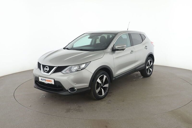 Silber Gebraucht 2015 Nissan Qashqai 360º SUV | 14.130 € (Fairer Preis) - Bild 1/4