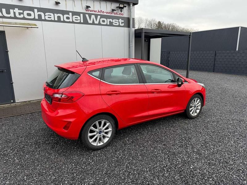 Gebraucht Ford Fiesta Titanium 95 PS (69 kW) 2020 Rot Kleinwagen