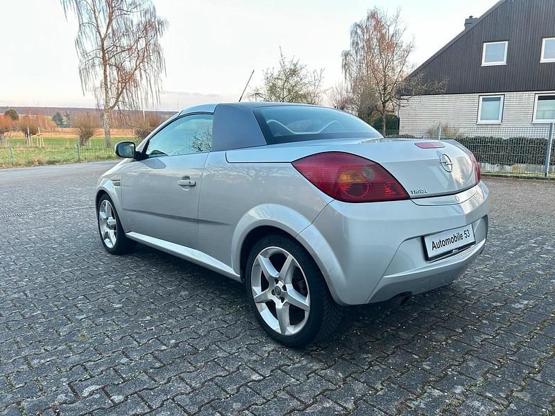 Gebraucht Opel Tigra 90 PS (66 kW) 2005 Silber Cabrio