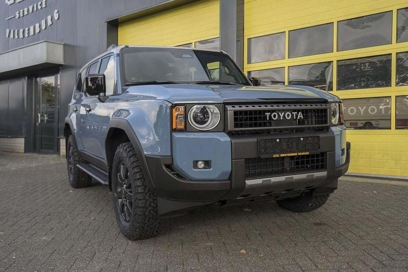 Neu Toyota Land Cruiser Edition 205 PS (150 kW) 2025 SUV