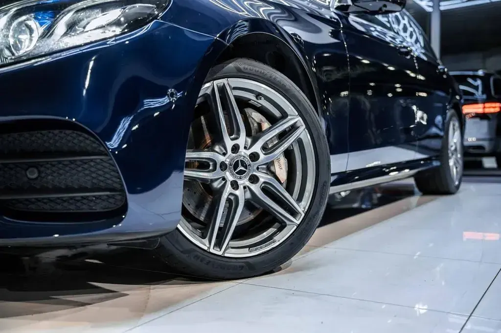 Gebraucht Mercedes E400 AMG line 340 PS (250 kW) 2019 Blau Limousine