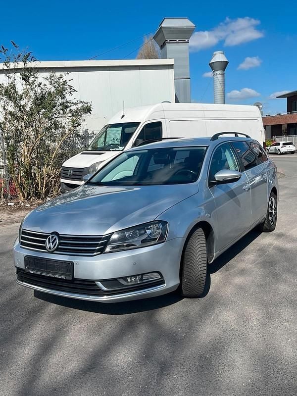 Second-hand VW Passat 140 CP (102 kW) 2012 Gri Break