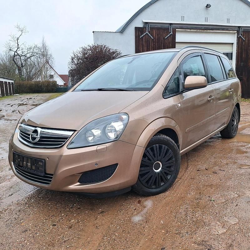 Gebraucht Opel Zafira 140 PS (102 kW) 2012 Braun Van / Kleinbus