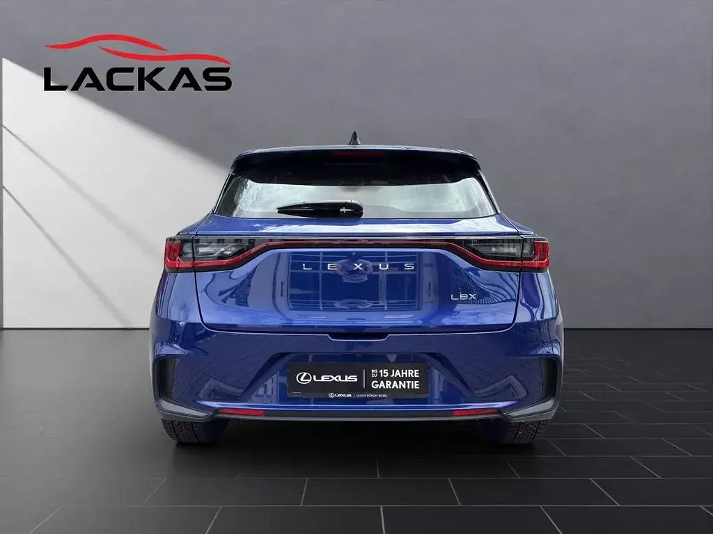 Gebraucht Lexus LBX 136 PS (100 kW) 2025 Blau SUV