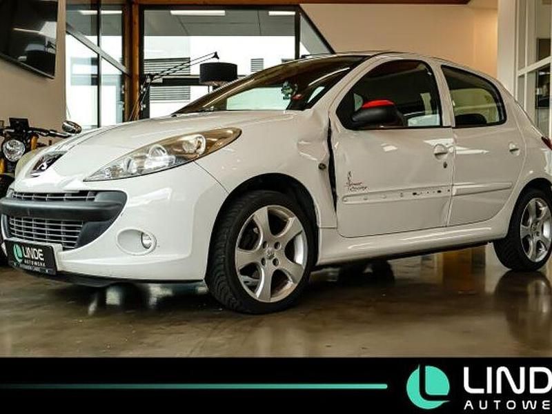 Weiss Gebraucht 2010 Peugeot 206 Limousine | 999 € (Guter Preis) - Bild 1/4