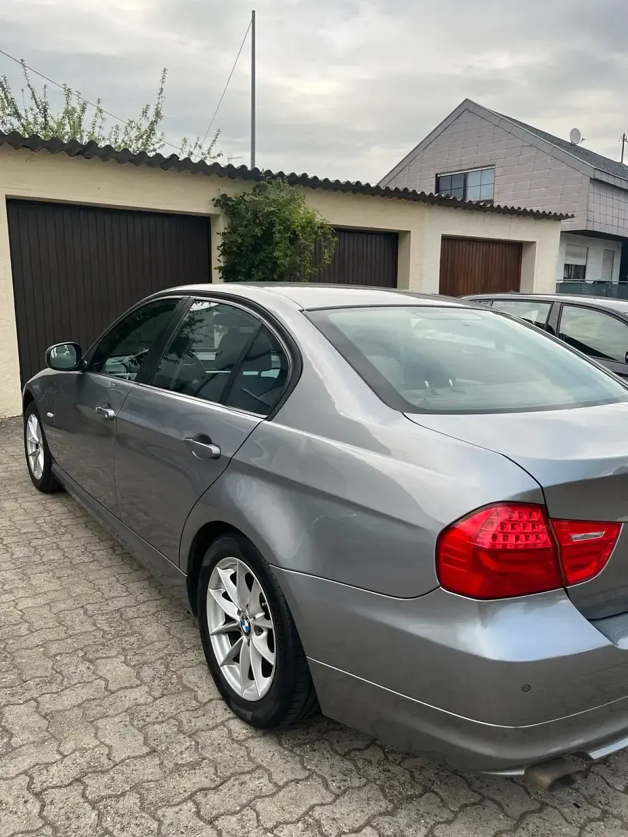 Gebraucht BMW 316 116 PS (85 kW) 2010 Grün Limousine