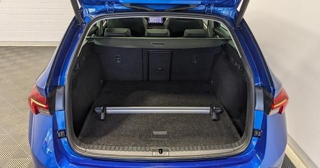 Metallic Gebraucht 2023 Skoda Octavia Scout Scout 4x4 Kombi | 34.510 € (Fairer Preis) - Bild 1/4