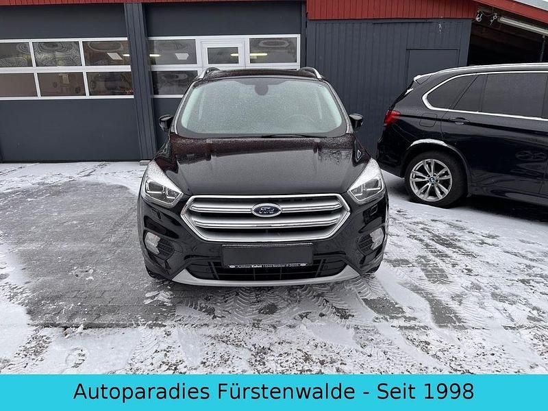 Gebraucht Ford Kuga Titanium 179 PS (131 kW) 2017 Schwarz SUV