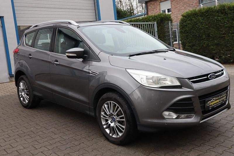 Grau Gebraucht 2014 Ford Kuga Titanium SUV | 9.990 € (Fairer Preis) - Bild 1/4