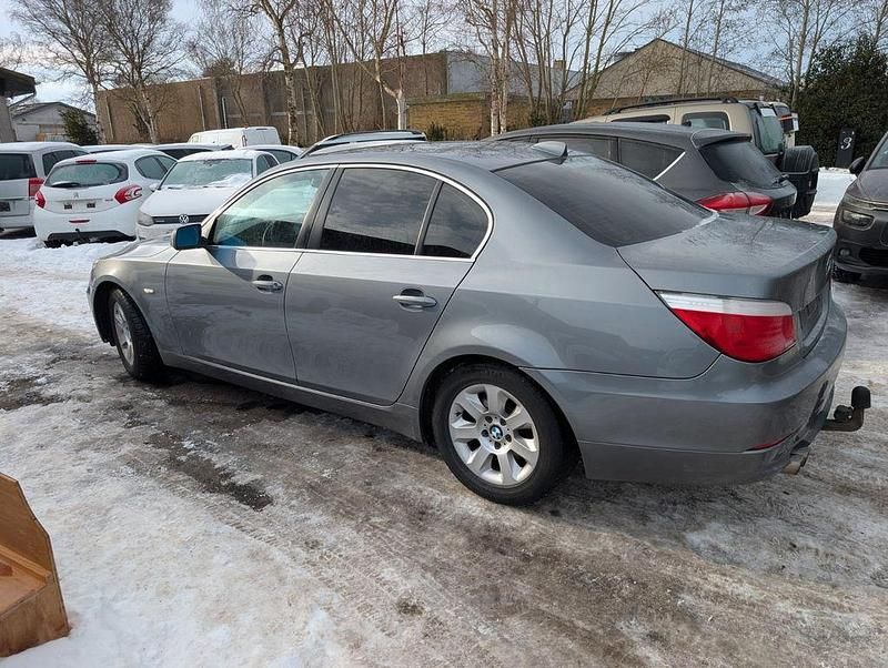 Gebraucht BMW 523 Lifestyle 190 PS (139 kW) 2009 Grau Limousine