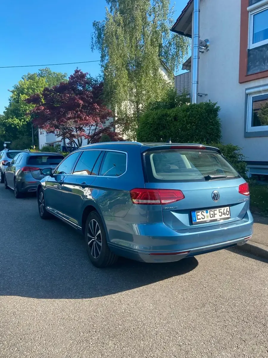 Gebraucht VW Passat 150 PS (110 kW) 2017 Blau Kombi