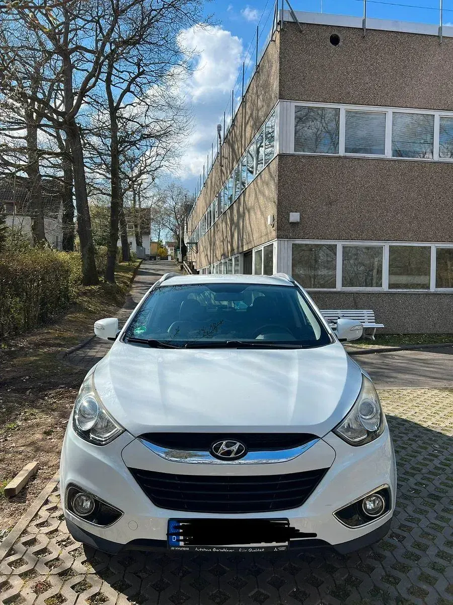 Gebraucht Hyundai ix35 Style 163 PS (119 kW) 2011 Weiß SUV