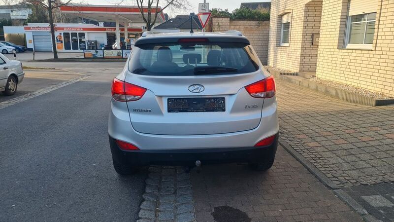 Gebraucht Hyundai ix35 Comfort 163 PS (119 kW) 2011 Grau SUV