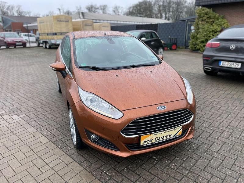 Gebraucht Ford Fiesta Titanium 101 PS (74 kW) 2016 Braun Kleinwagen